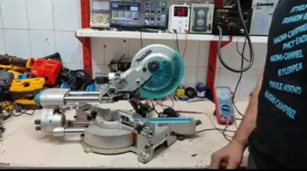 تعمیرات تخصصی برد و ابزار الکترونیکی مرکزی میقانی در اراک