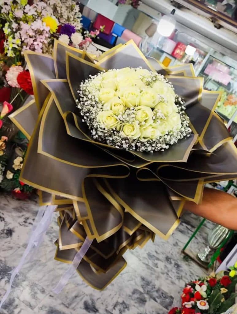 گل فروشی و گل آرایی گل همیشه بهار در زابل