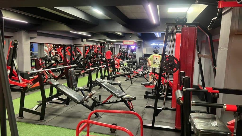 باشگاه بدنسازی ردلاین در کرمان