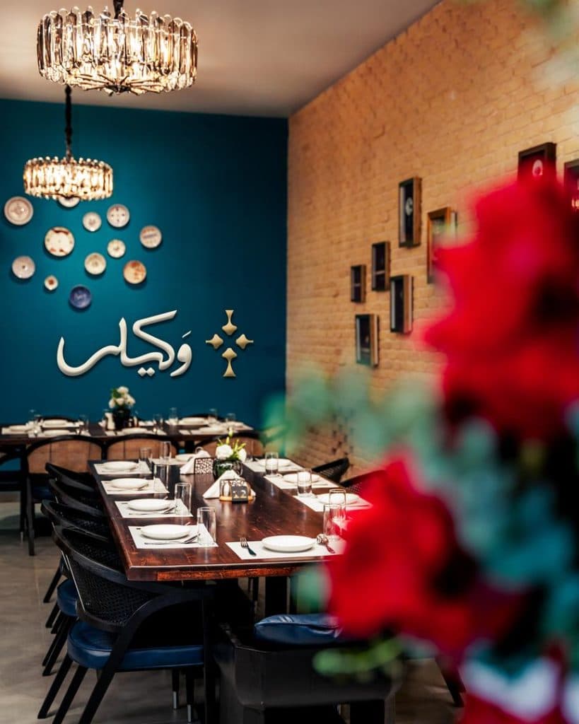 رستوران وکیلی در جاده دریا ساری