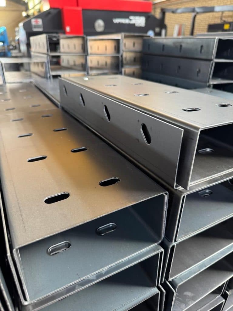 تولید و فروش والپست جهان فلز در کرج