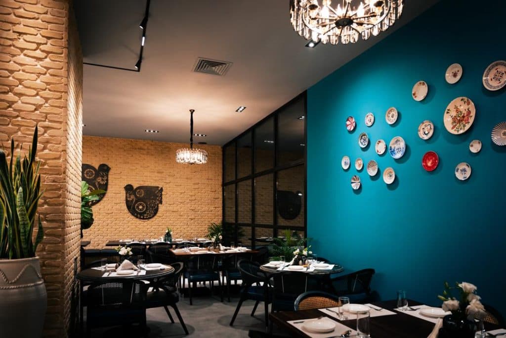 رستوران وکیلی در جاده دریا ساری