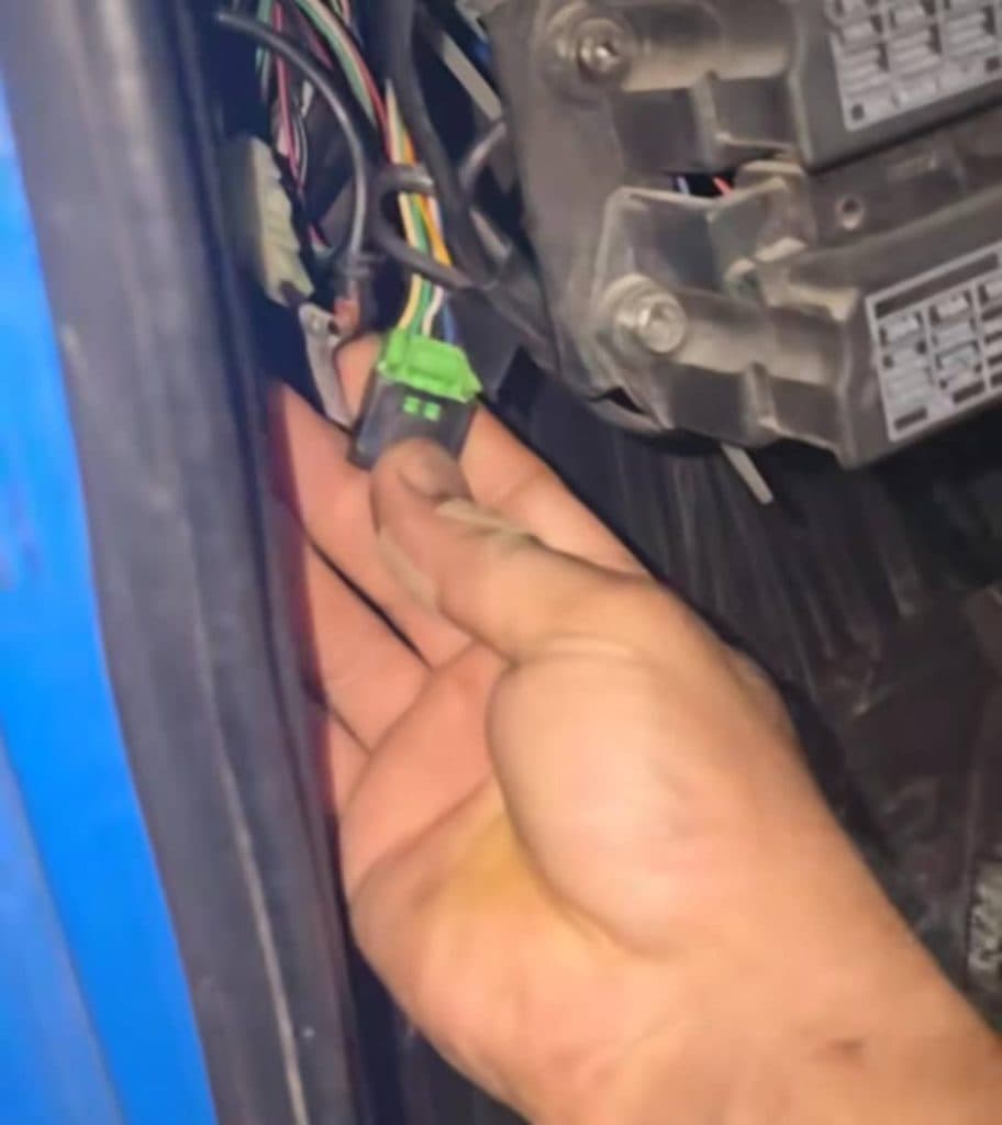 تعمیرگاه تخصصی نیسان مهدی دیزل در خسروشاه تبریز