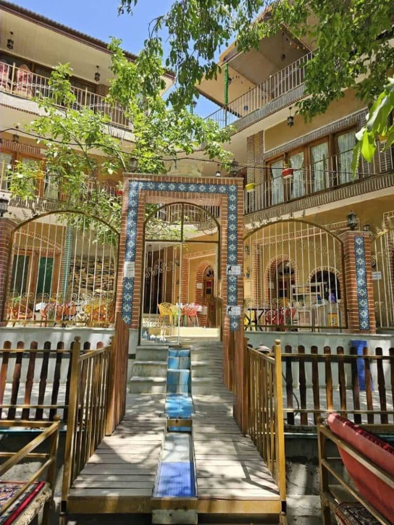 اقامتگاه بومگردی بی بی ماه سلطان در سامان