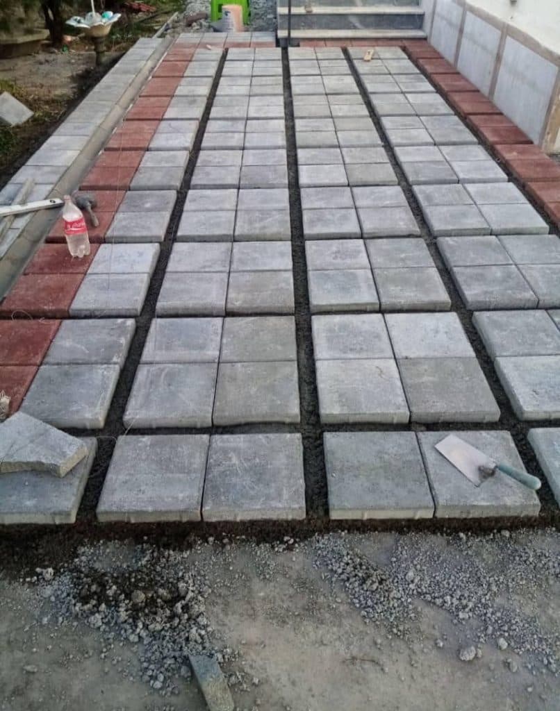 کاشی کاری اسماعیلیان در نقده