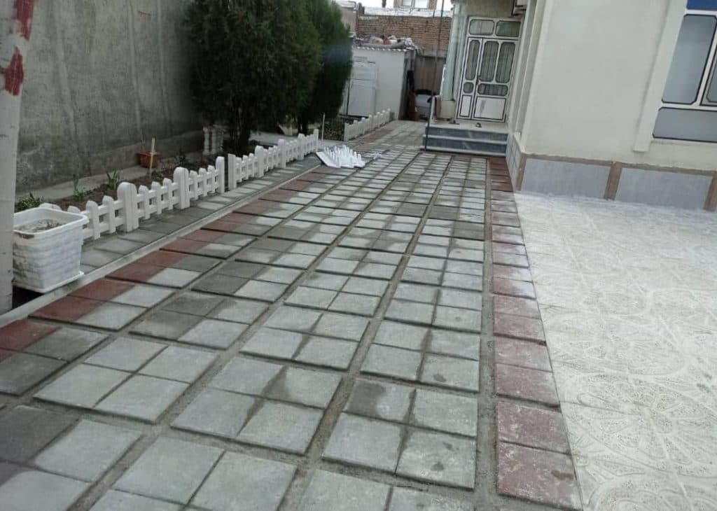 کاشی کاری اسماعیلیان در نقده