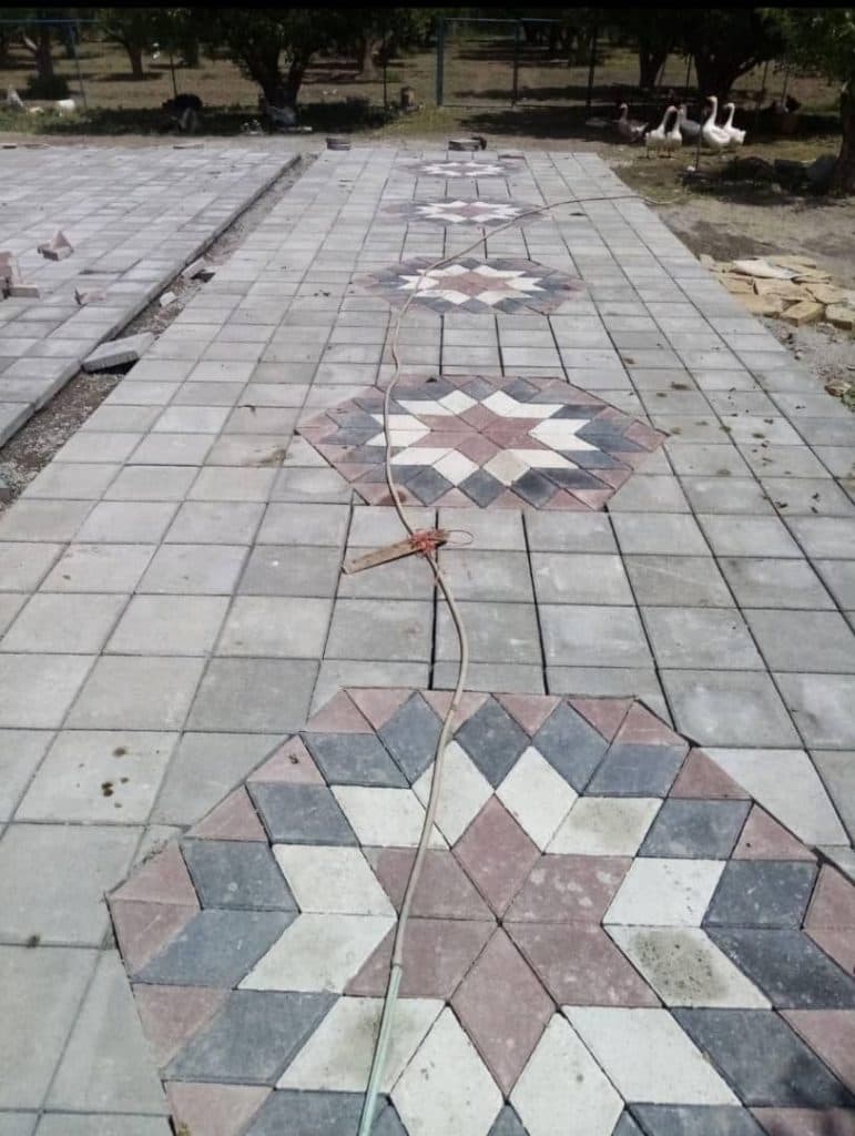 کاشی کاری اسماعیلیان در نقده