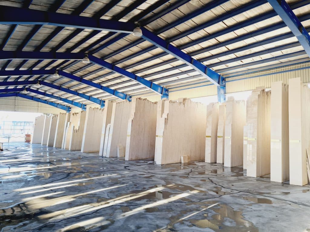 سنگ سفید نما ایران سنگ در شهرک صنعتی رضوانشهر