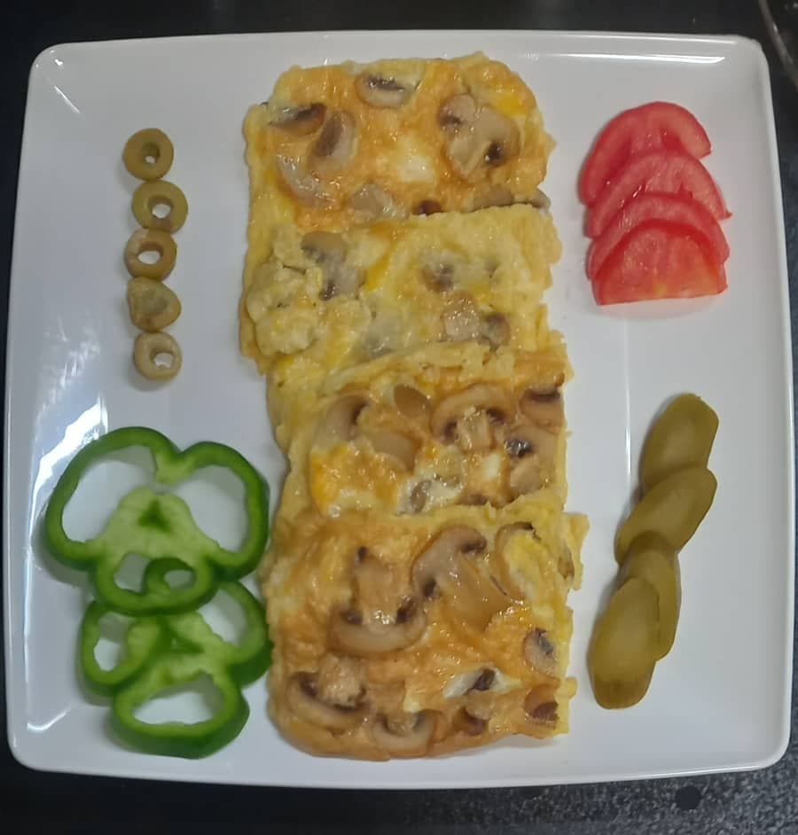 کافه صبحانه و عصرانه ماه در کرمان