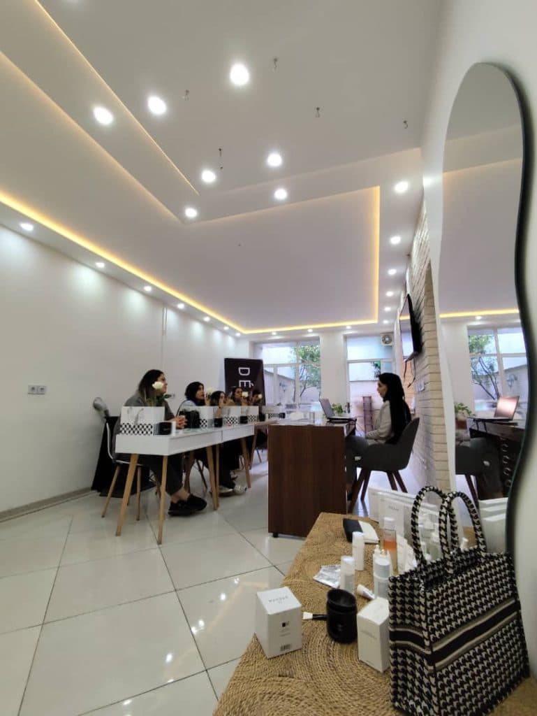 آموزشگاه تخصصی مراقبت زیبایی نگین خشنود در شیراز