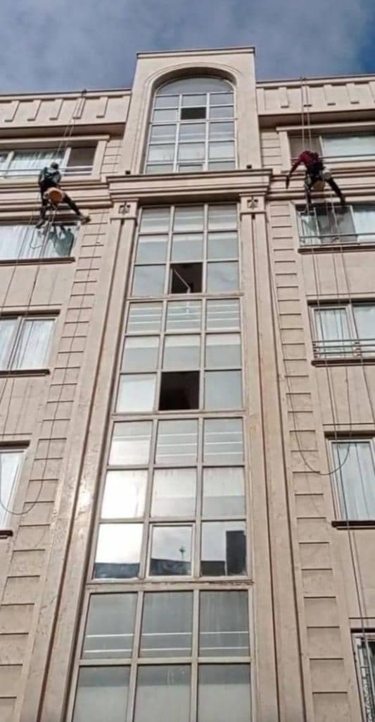 پیچ رولپلاک سنگ نما ایمن کاران در تهران