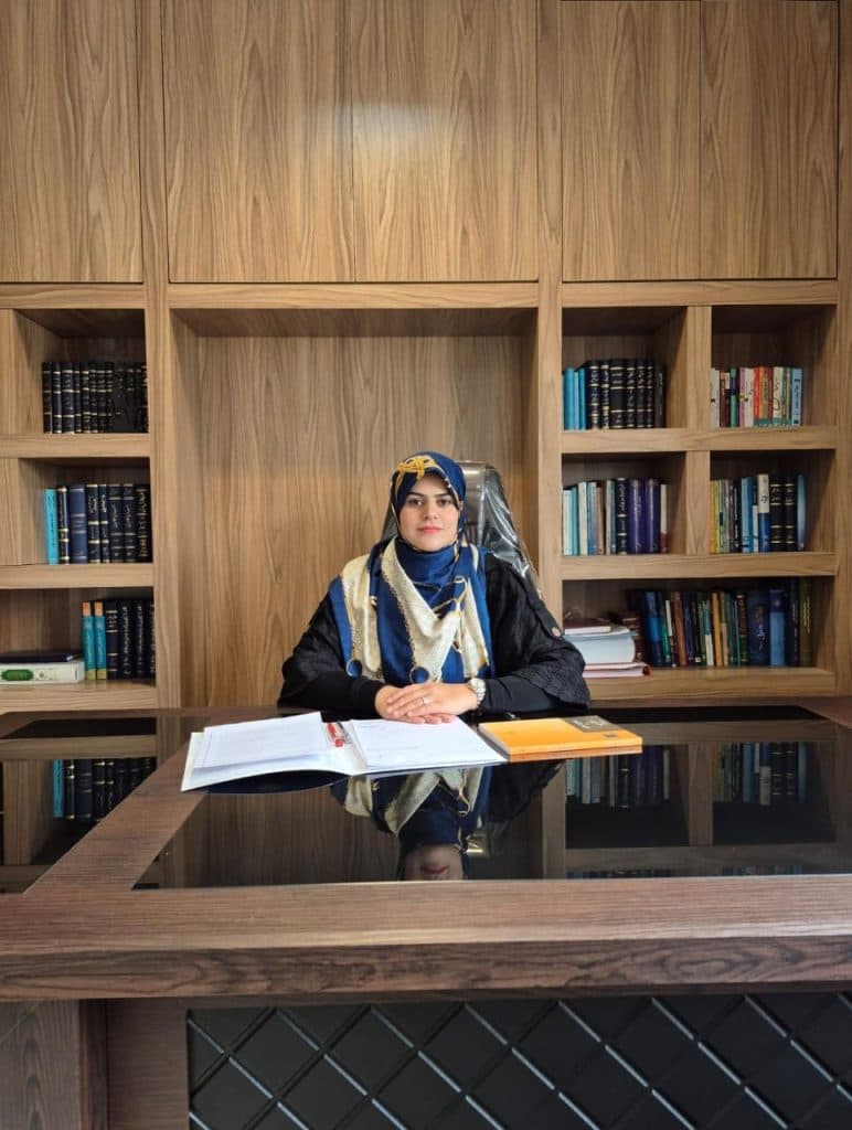 وکیل پایه یک دادگستری مریم کریمی در اصفهان