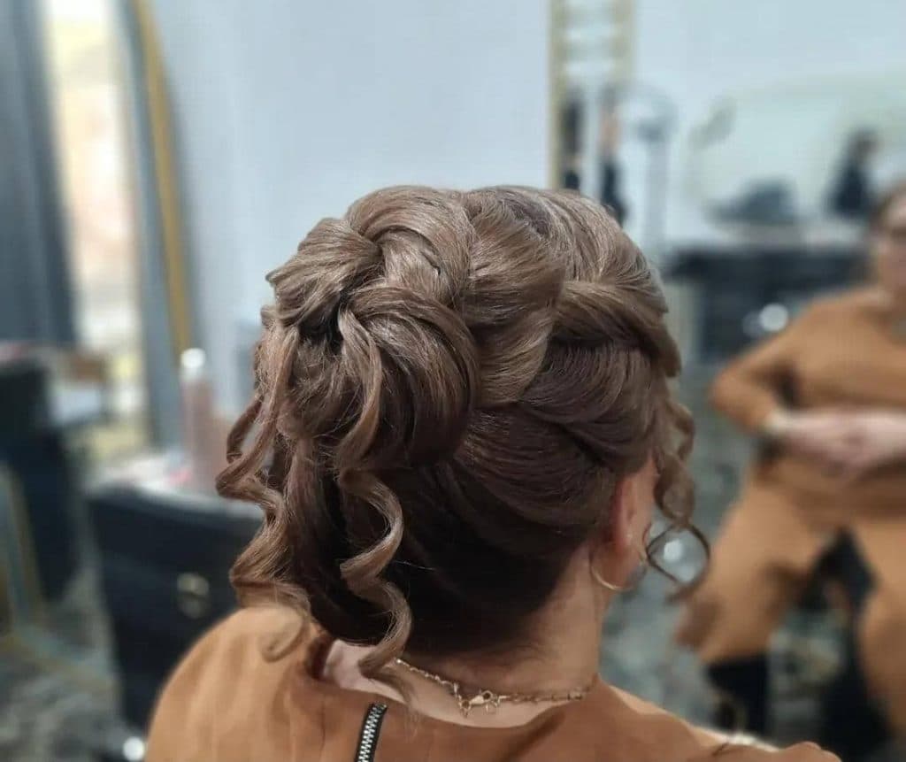 سالن زیبایی پارلا مدنی در شهرک ارم تبریز