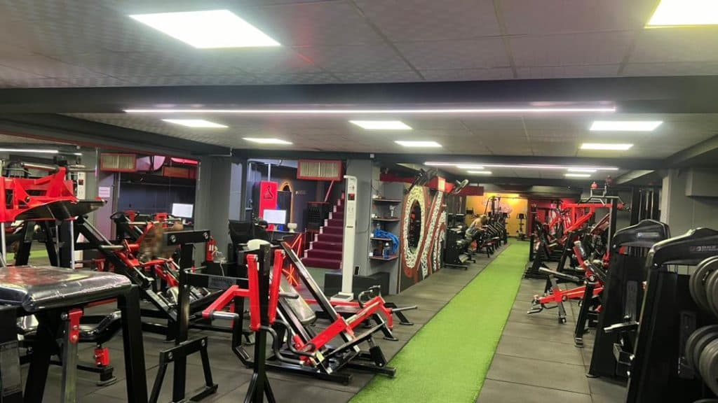 باشگاه بدنسازی ردلاین در کرمان