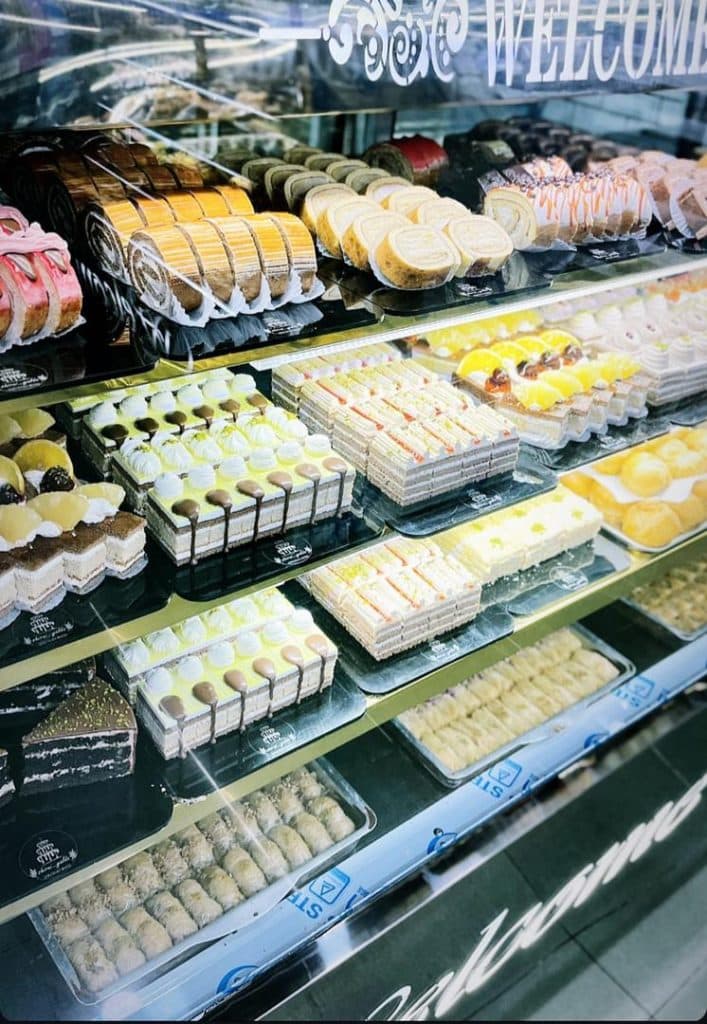 کیک و شیرینی یلدا در دزفول