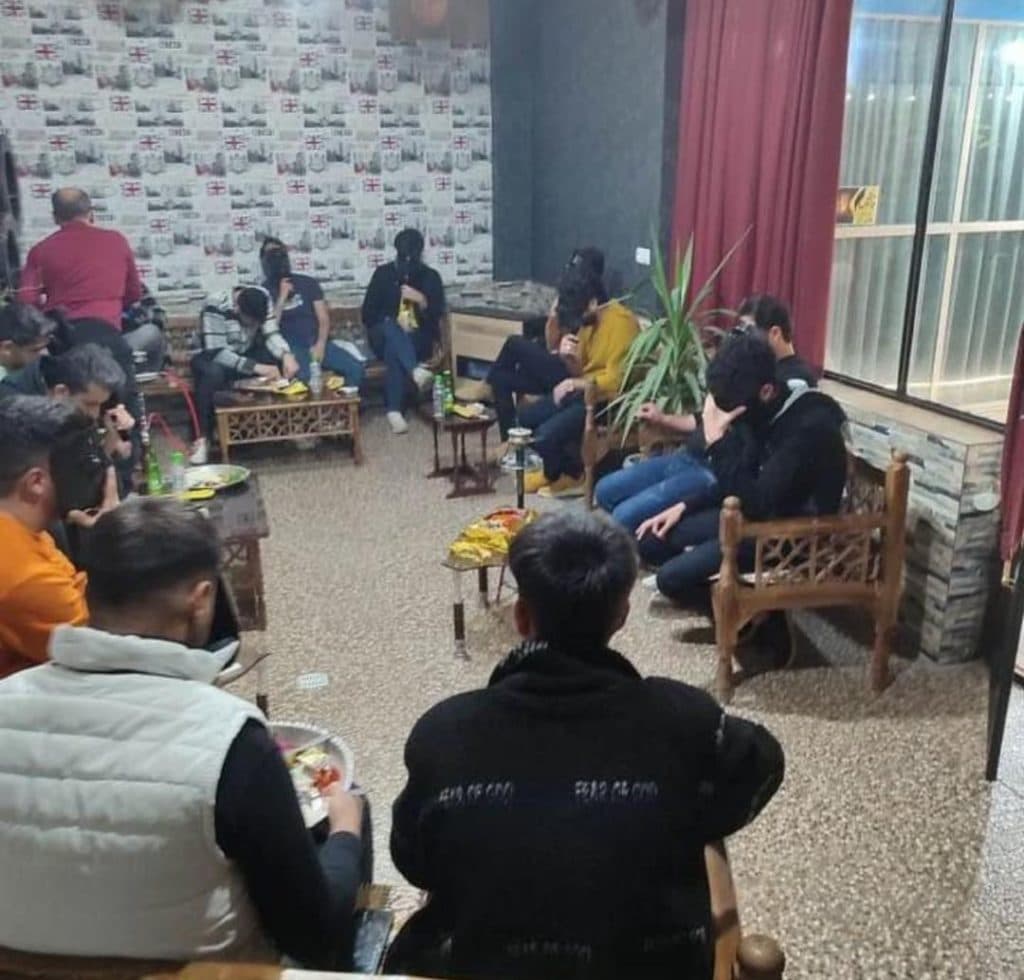 باغ رستوران فانوس در ورنامخواست