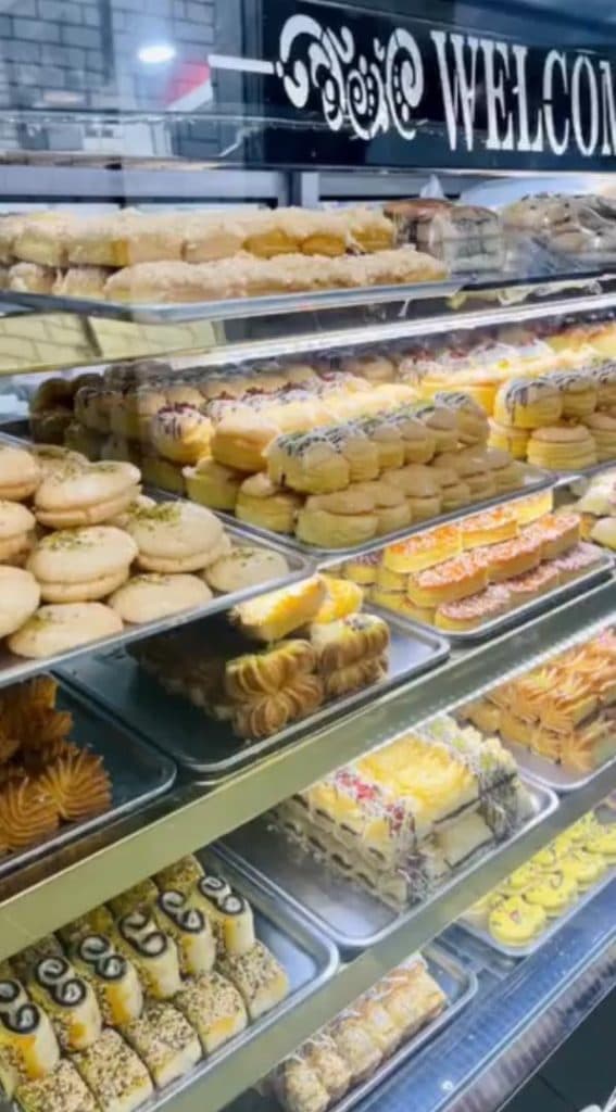 کیک و شیرینی یلدا در دزفول