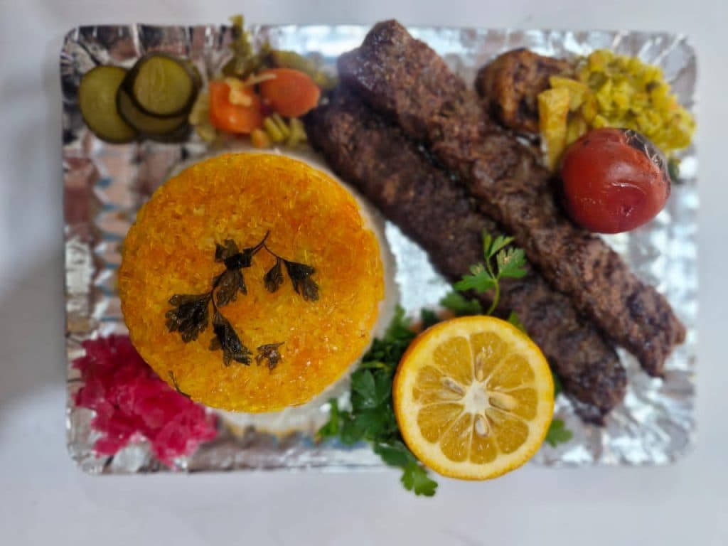 بیرون بر جانان در سعدی جنوبی شاهین شهر