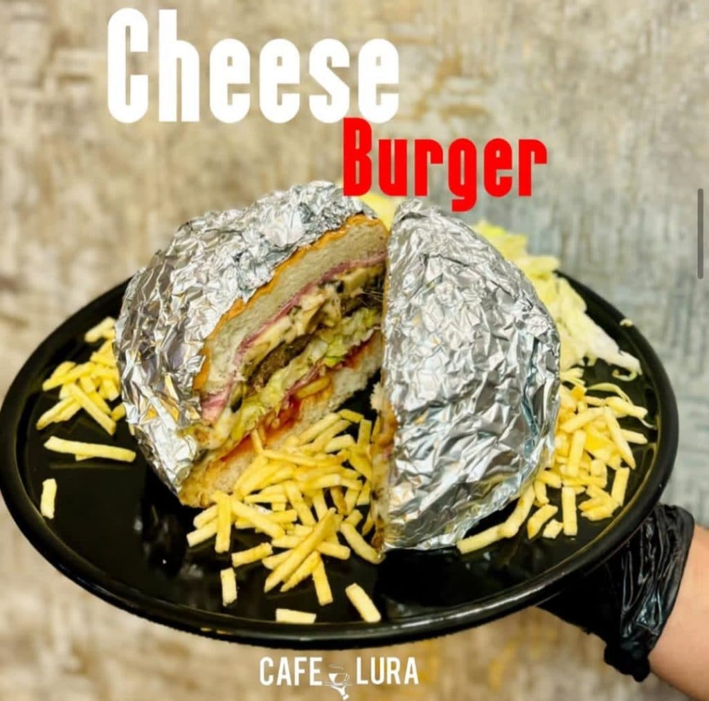 کافه لورا در ستارخان یاسوج