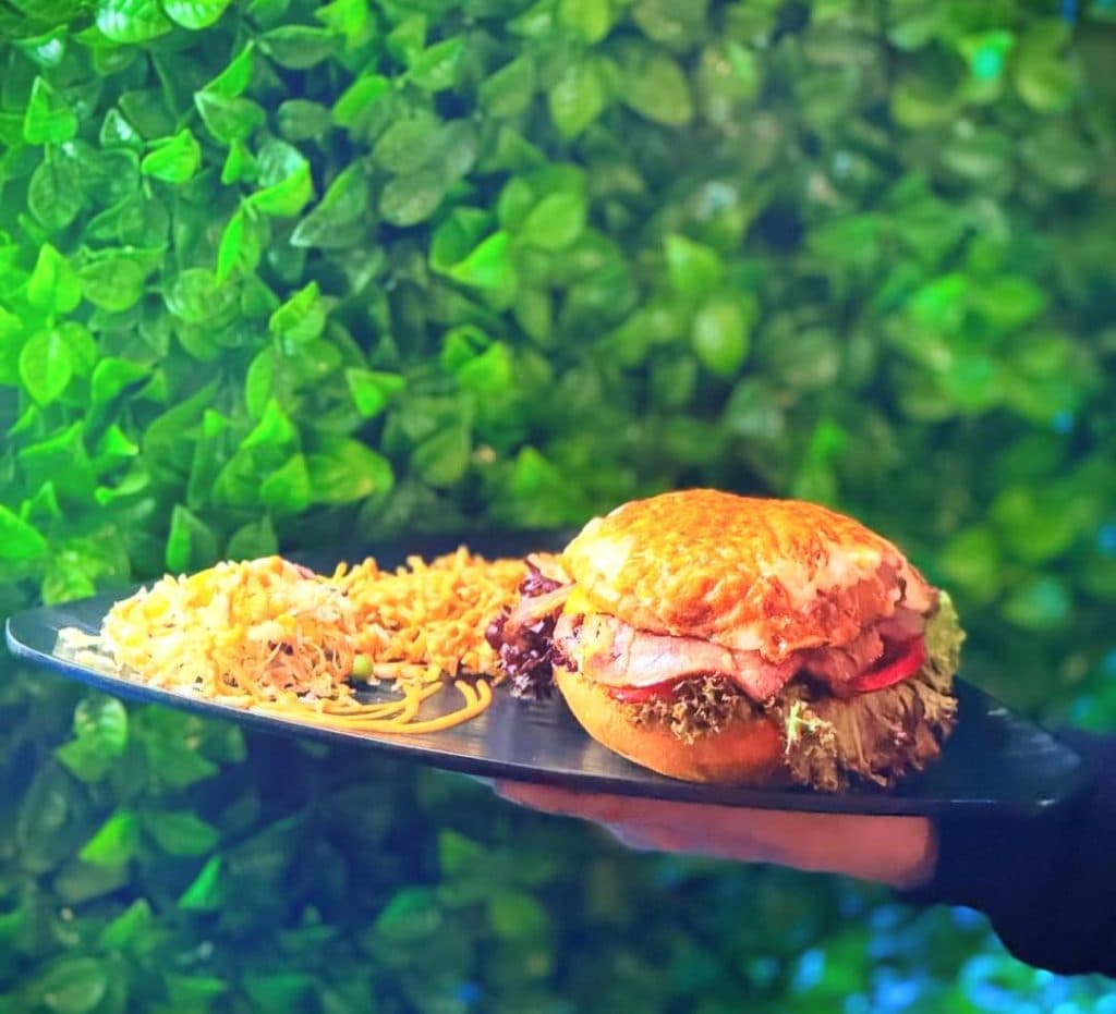 کافه فست فود فامیر در آمل