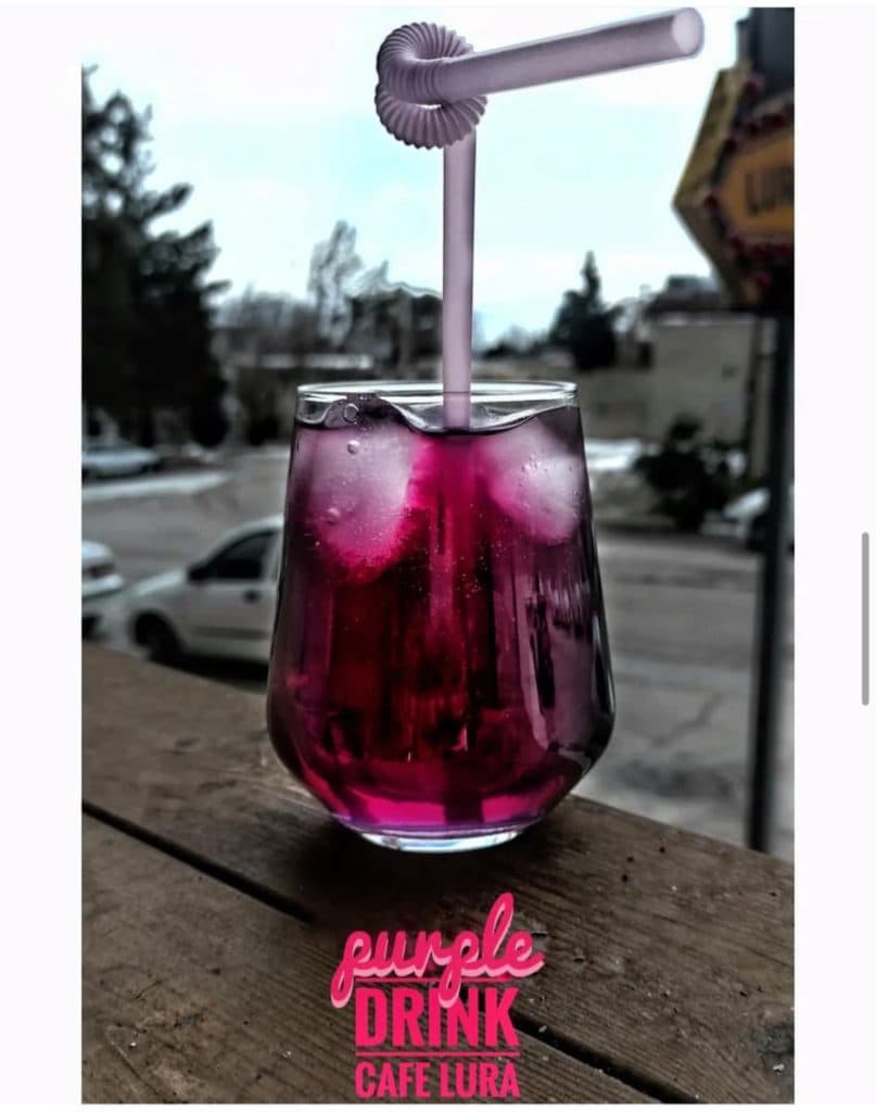 کافه لورا در ستارخان یاسوج