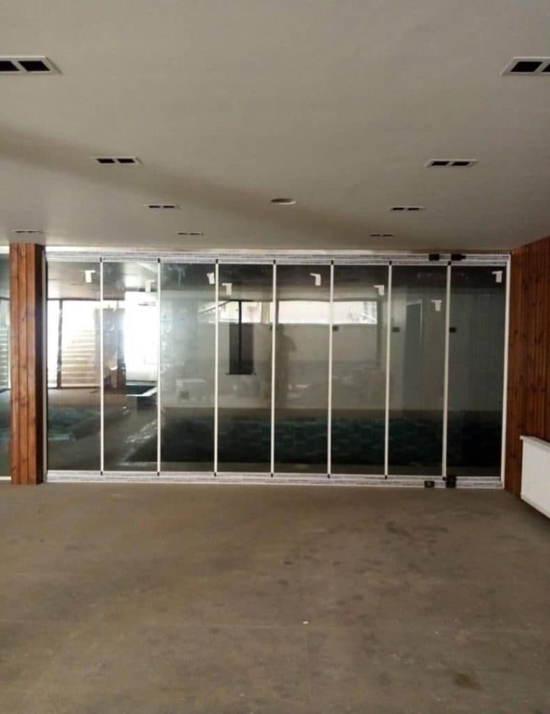 فروش و اجرای شیشه سکوریت و پارتیشن بازرگانی شیشه ایران در کرج