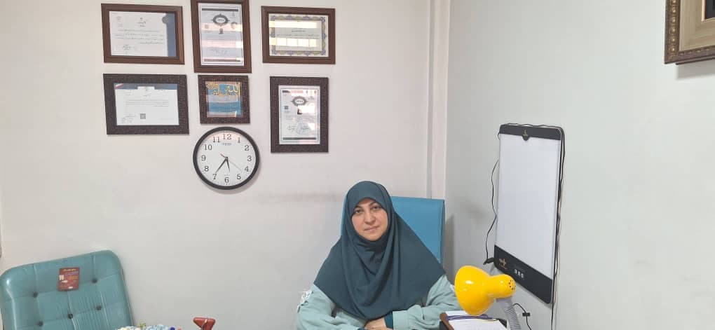 پزشک عمومی جراحی سرپایی دکتر بیتا برنا میدان انقلاب تهران