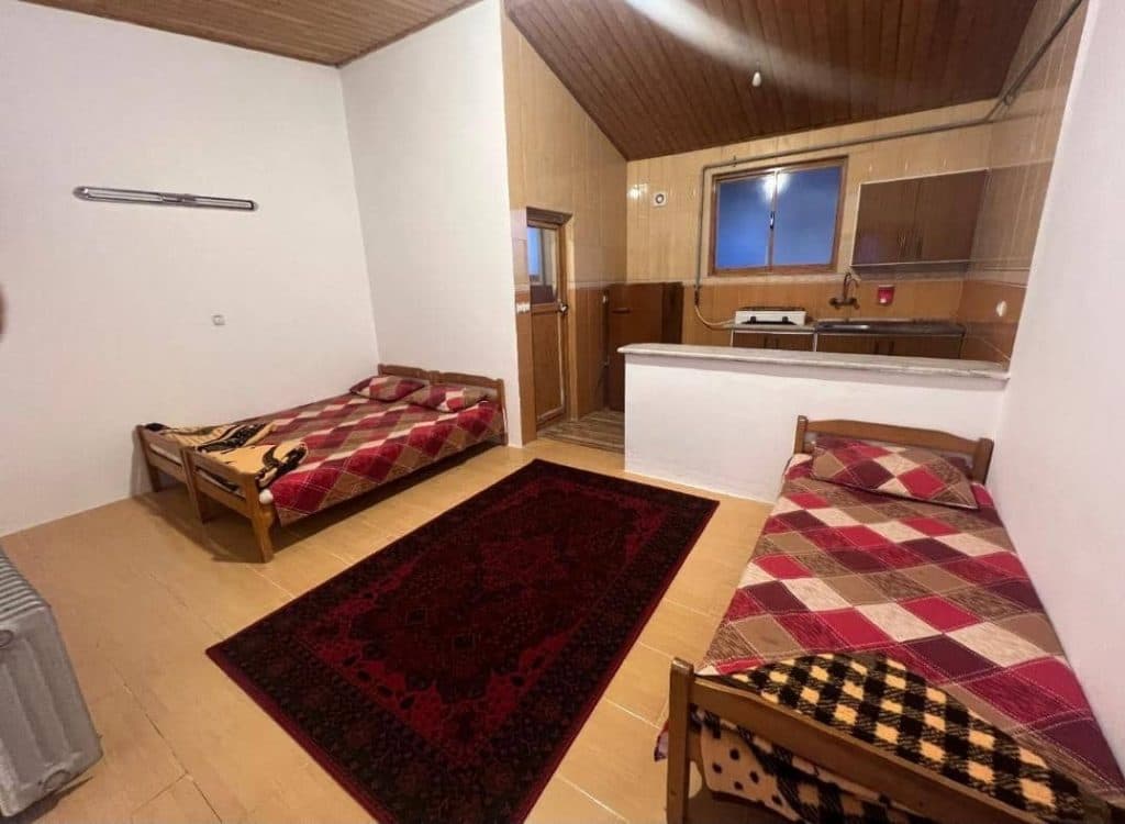 متل ساحلی قو در بابلسر