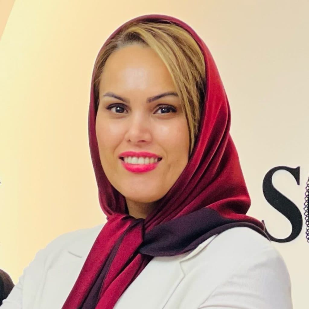 آموزش و خدمات تخصصی پاکسازی مراقبت از پوست و مو مریم ماندگار در بندرعباس