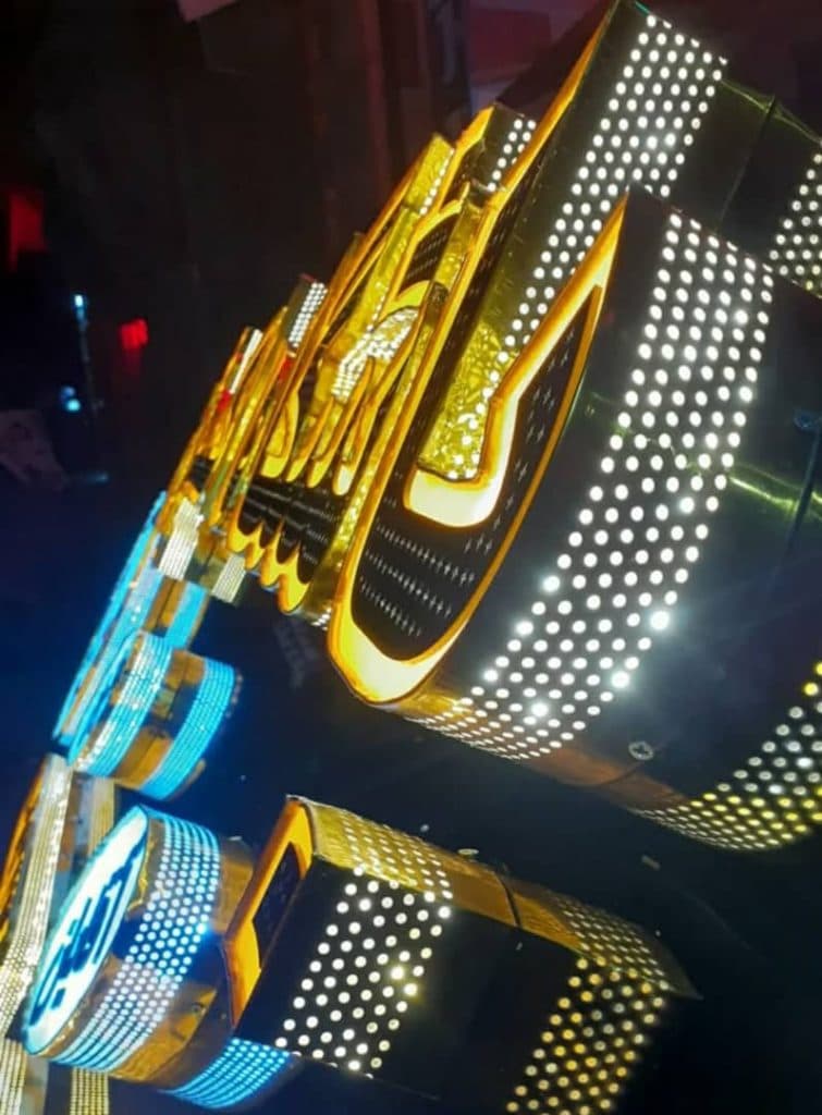 تابلوسازی تخصصی معینی در شبستر