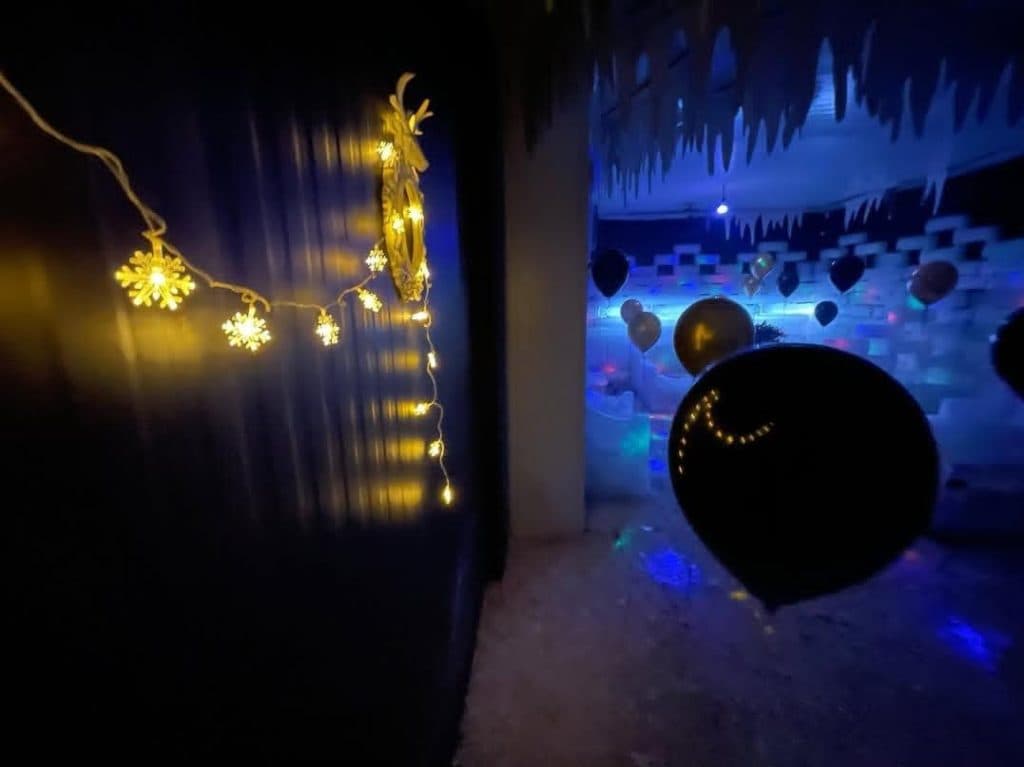 کافه یخی فصل یخ در بندرعباس