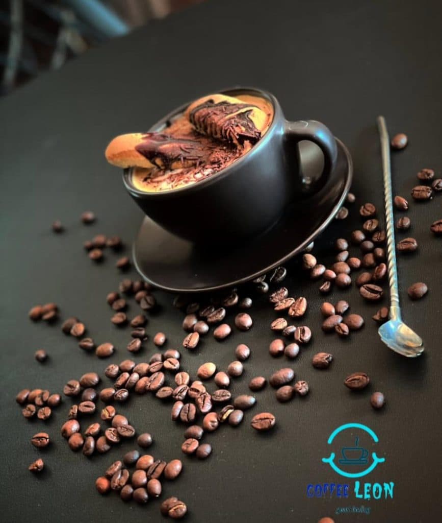 کافی شاپ لئون در کازرون