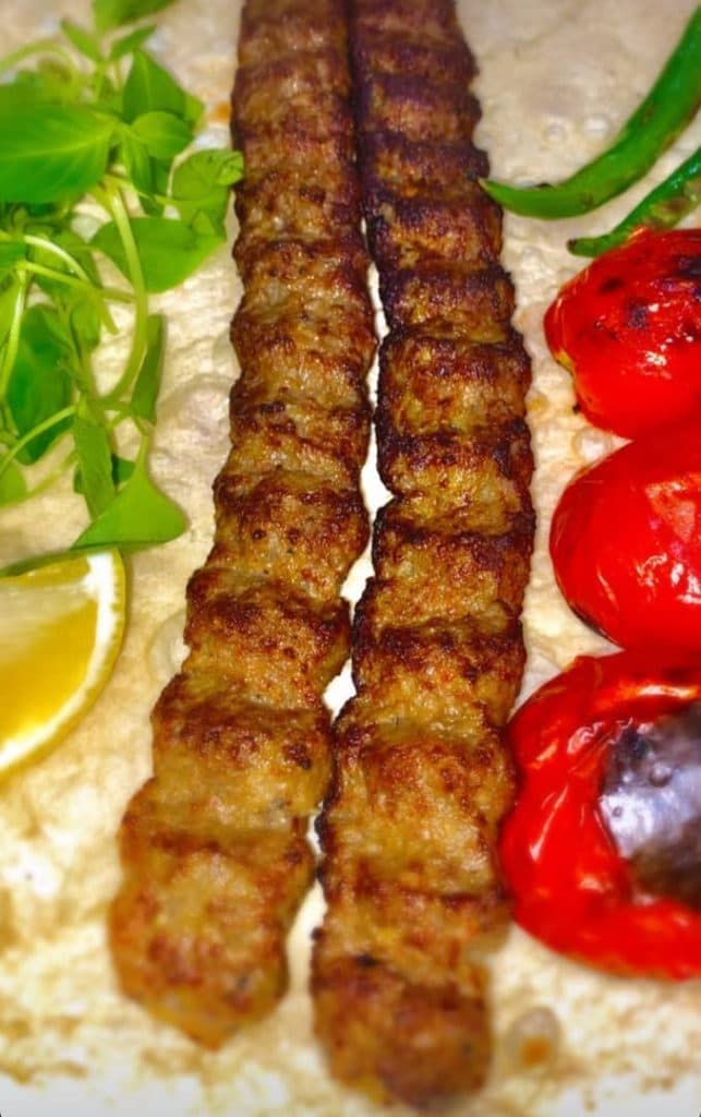 خانه کباب درخشان در همدان