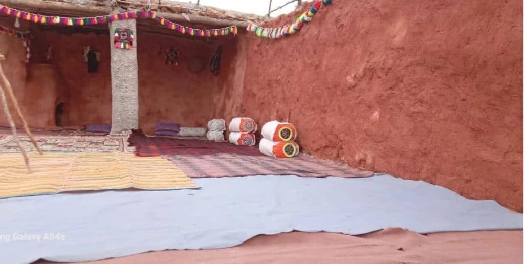 اقامتگاه بومگردی ایلدا دشت سوسن در ایذه