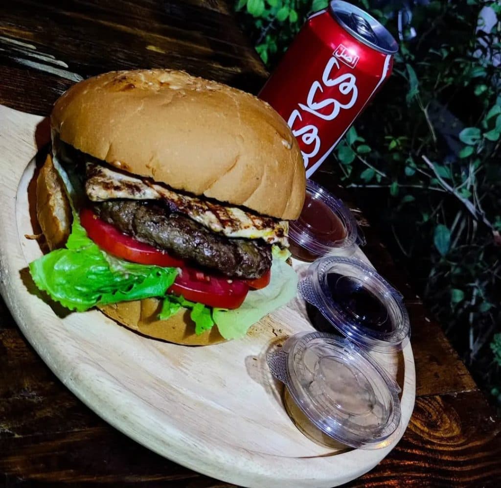 کافه دانش در جزیره قشم