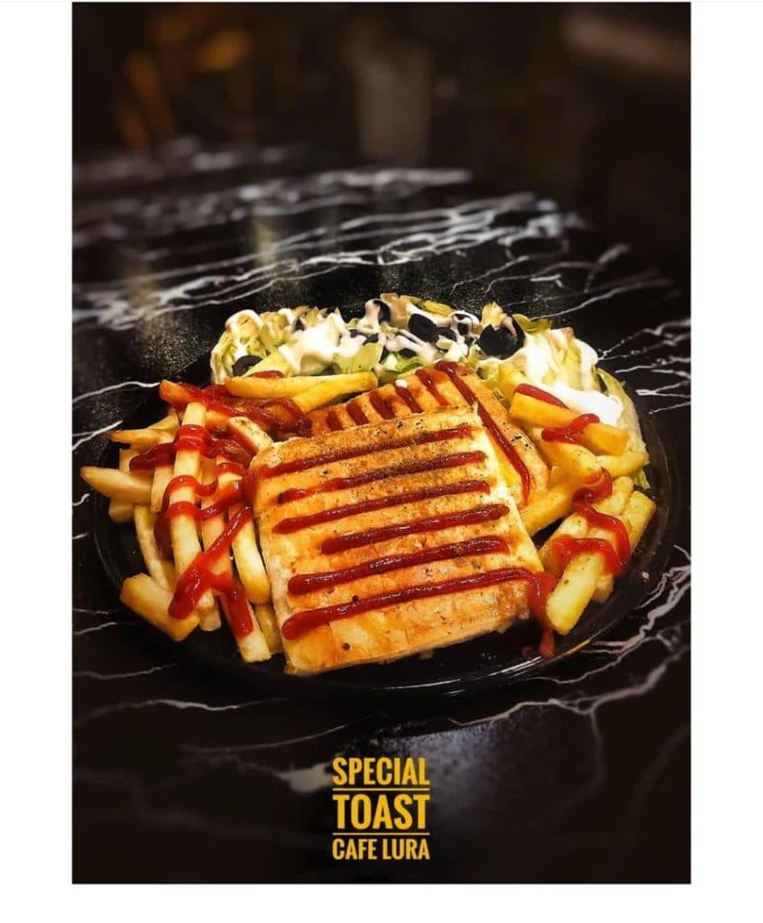 کافه لورا در ستارخان یاسوج