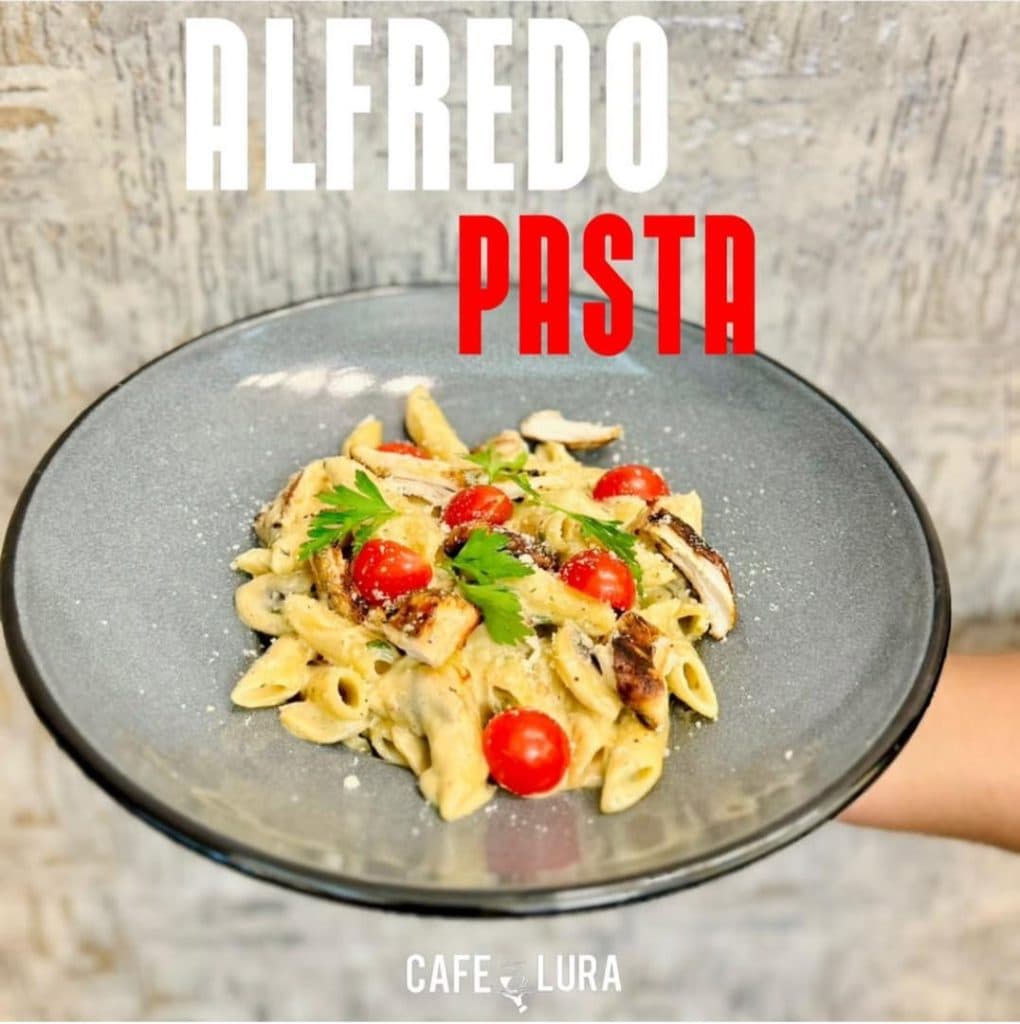 کافه لورا در ستارخان یاسوج