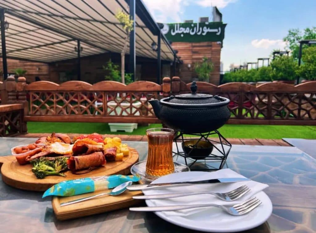 کافه رستوران بین المللی مجلل قازانچایی در میرداماد تهران