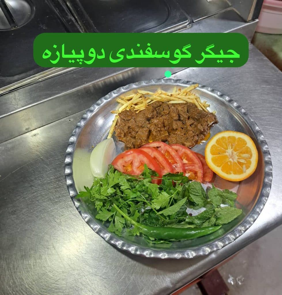 رستوران دریایی جناب خان در بندر گناوه