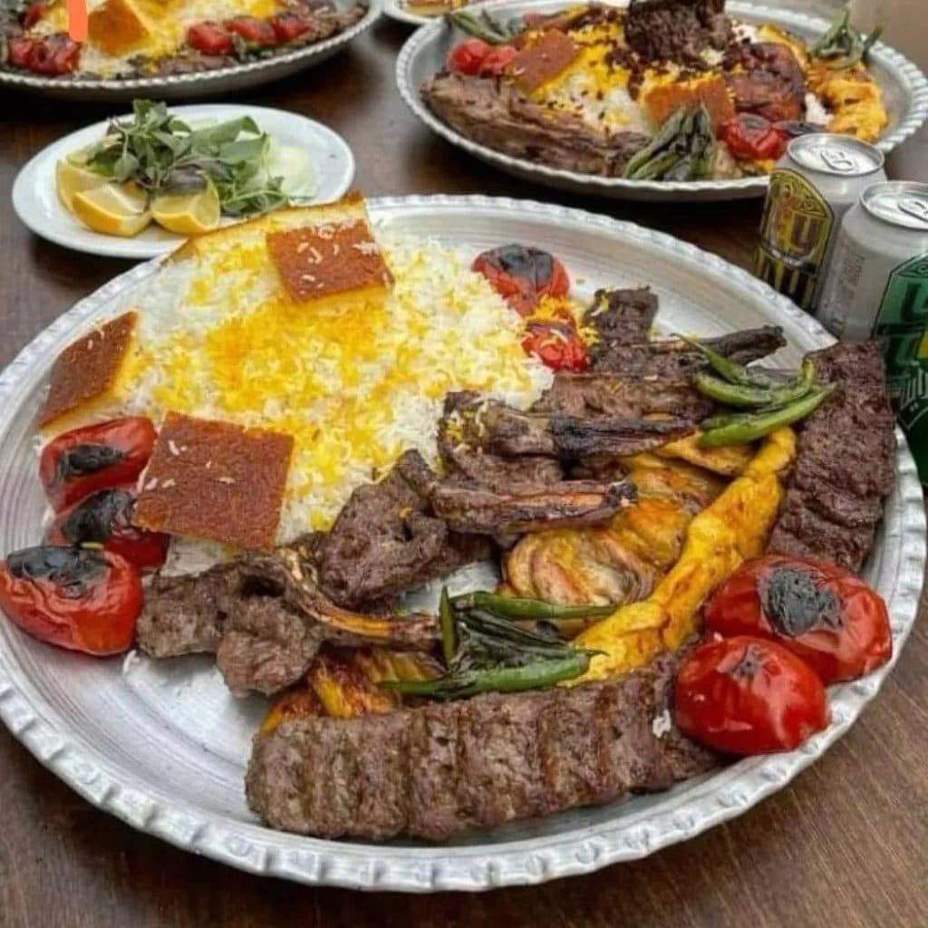 کته کبابی عباس بناب نان داغ کباب داغ در بجنورد