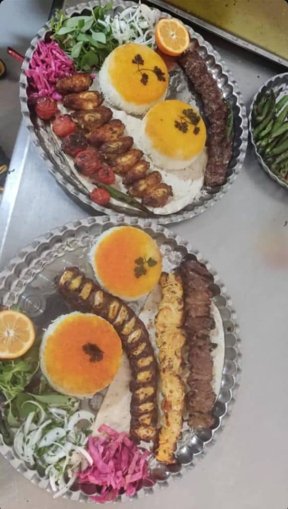 کته کبابی عباس بناب نان داغ کباب داغ در بجنورد