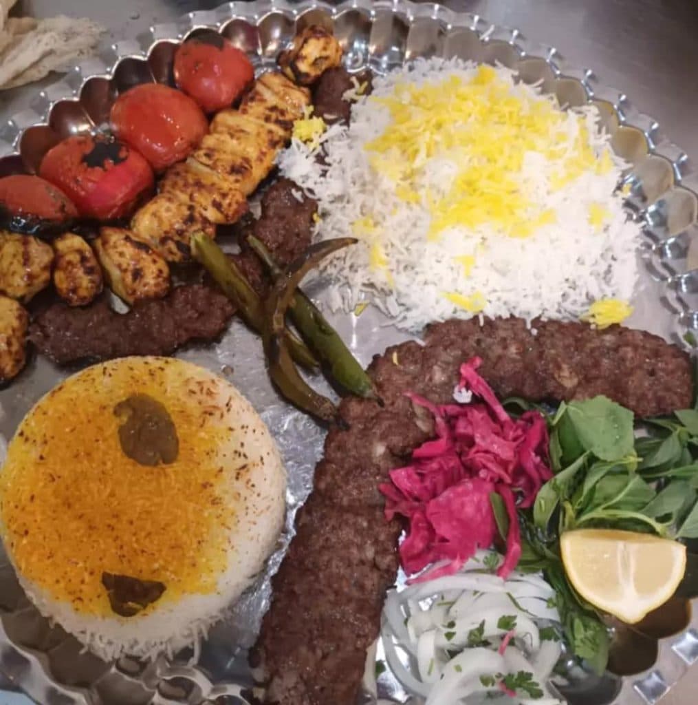 کته کبابی عباس بناب نان داغ کباب داغ در بجنورد