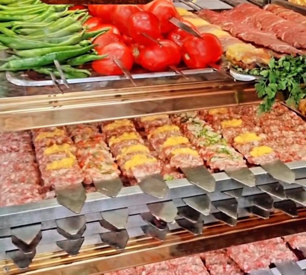 کته کبابی عباس بناب نان داغ کباب داغ در بجنورد