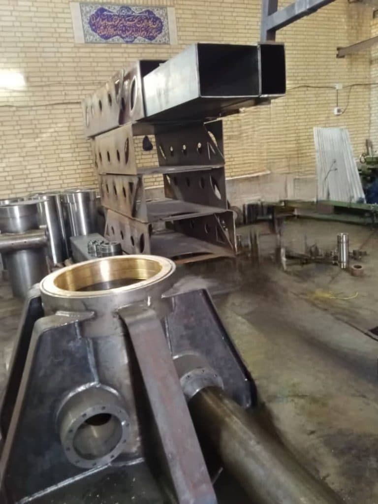 تولید و تعمیر جرثقیل آراکس صنعت در اصفهان