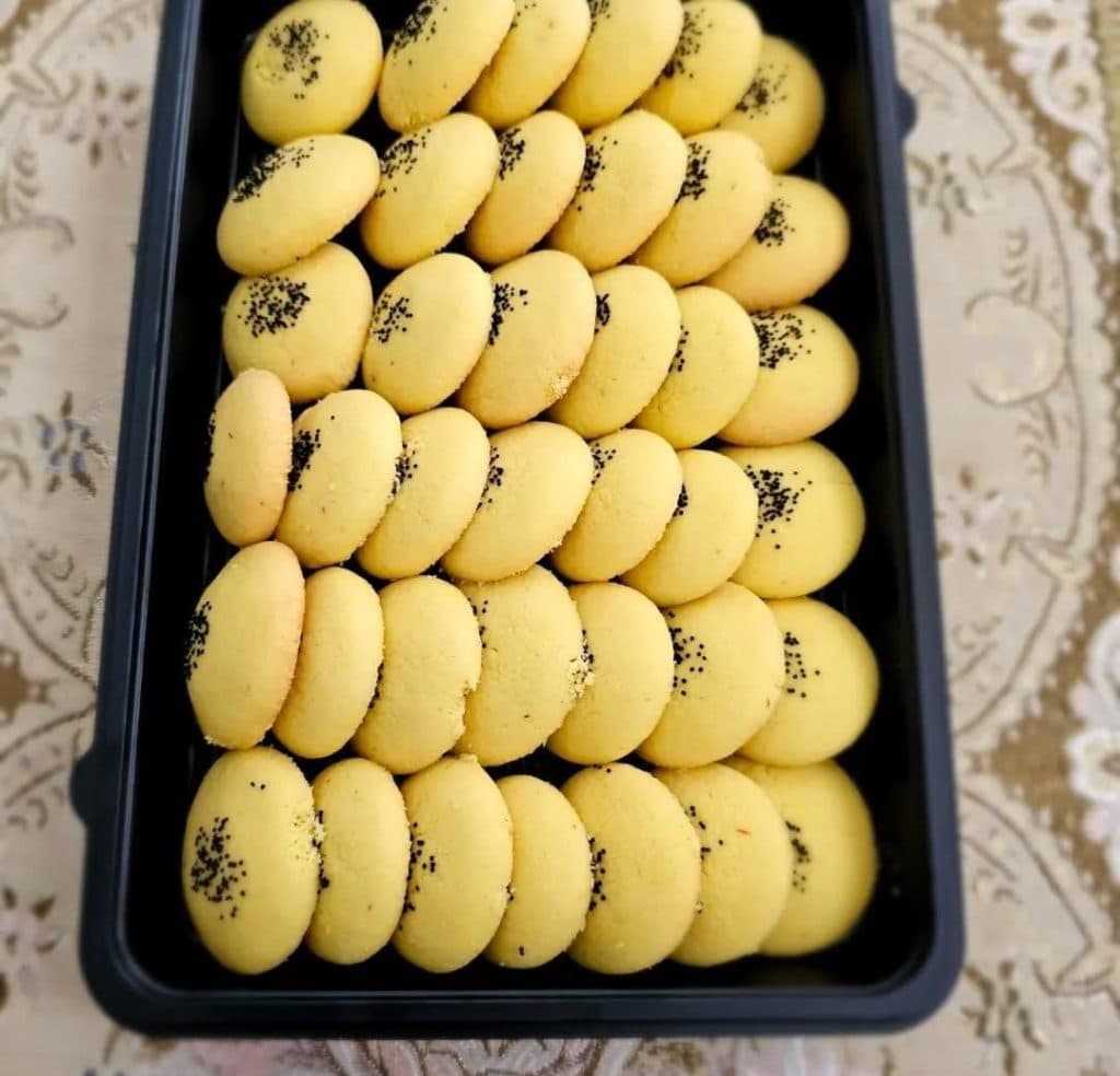 غذای اصیل ایرانی نانداک در خرم آباد