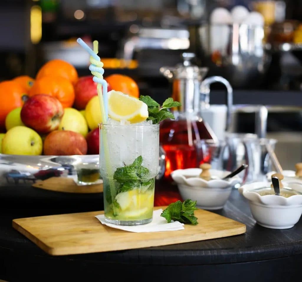 کافه رستوران باباس در پیروزی تهران