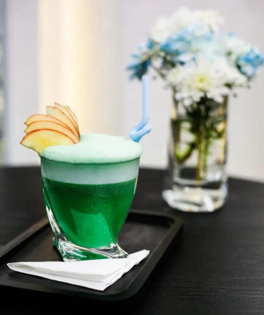 کافه رستوران باباس در پیروزی تهران