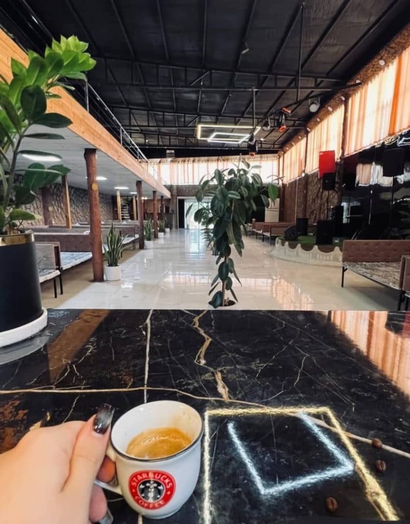 کافه رستوران بهونه در یزد