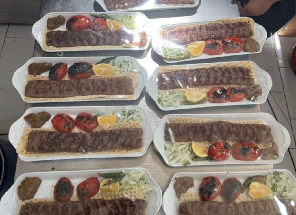 کباب بناب چمران در کاشانی یزد