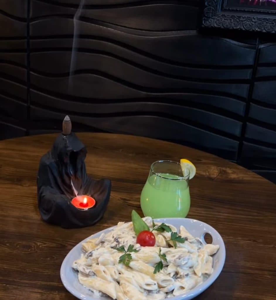 کافه دیالوگ در بلوار کریمی نوشهر